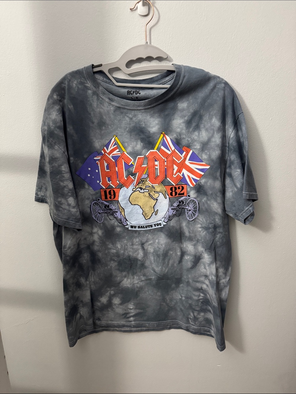 AC/DC Gray Tie-Dye Globe & Flags Graphic Tee